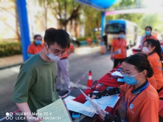 2020年8月疫情下毕业生返校...